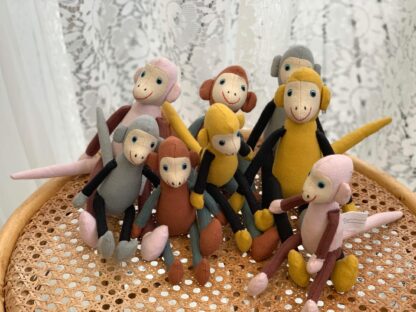 Två underbara Tygapor i brunt och grått - Fairtrade- stor och liten 1 - Bild 2