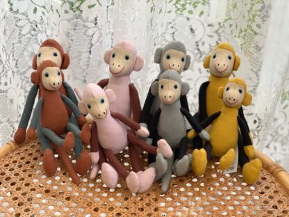 Två underbara Tygapor i grått och svart - Fairtrade- stor och liten - Bild 2
