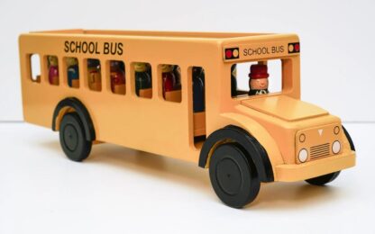 Skolbuss ST med chaufför och skolbarn 1