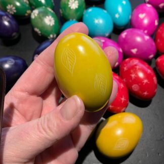 Ägg med mönster - Gult - Täljsten