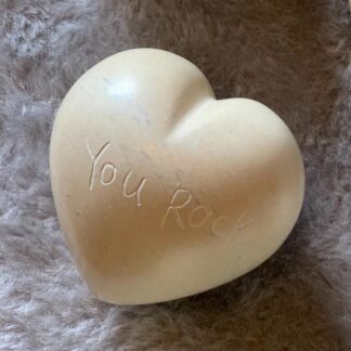 Täljstenshjärta med med text You Rock