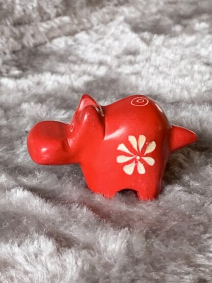 Liten Flodhäst - Täljsten - Röd